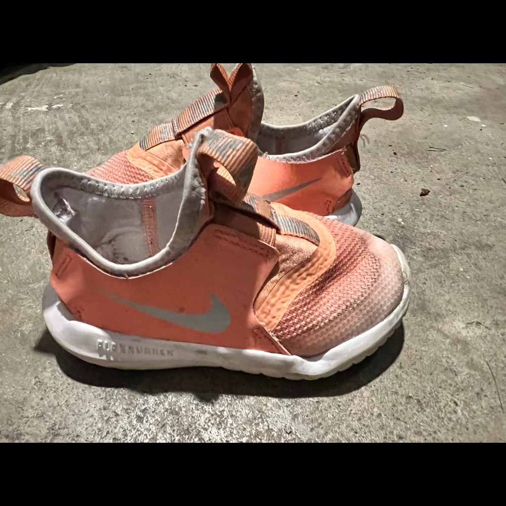 Nike Toddler Tennis Shoes!